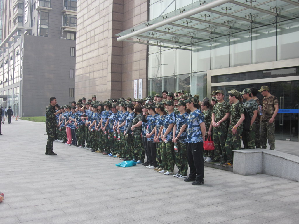 莞酈為企業(yè)營(yíng)銷打造團(tuán)隊(duì)精神，邀請(qǐng)智慧家-肖振宇先生為公司講課